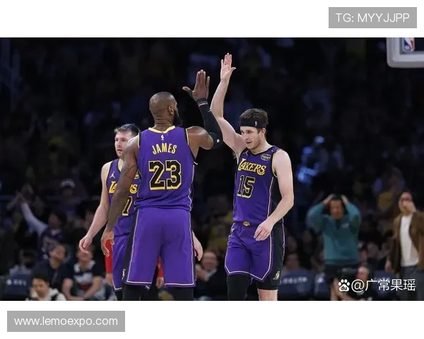 季后赛精彩回放勇士对阵鹈鹕的激烈对决全程录像欣赏